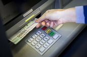 Ha nem a saját pénzedet veszed el az ATM-ből, akár le is csukhatnak!